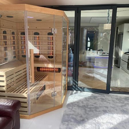 Modern 2Bed Pad W/ Hot Tub Villa Barking  Luaran gambar